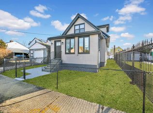 22138 111th Ave, Queens Village, NY 11429