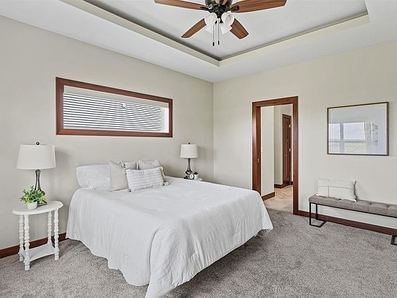 4th image of 3176 Artesian Rd