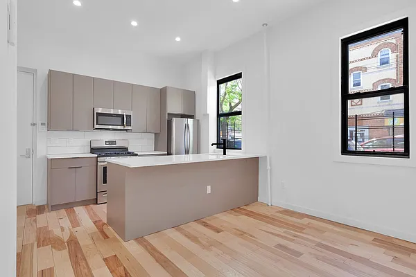 Rented by Flatiron Real Estate Advisors LLC | media 25