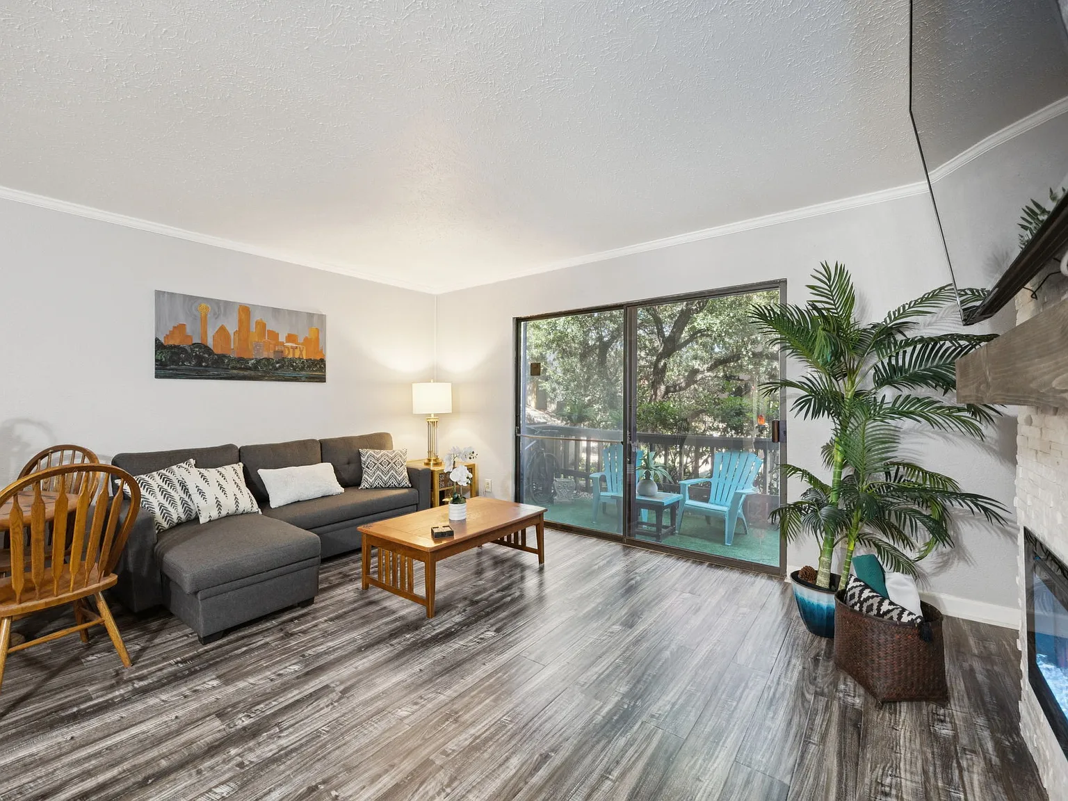 2 bed, 1167 sqft, $1,849 — Photo 3