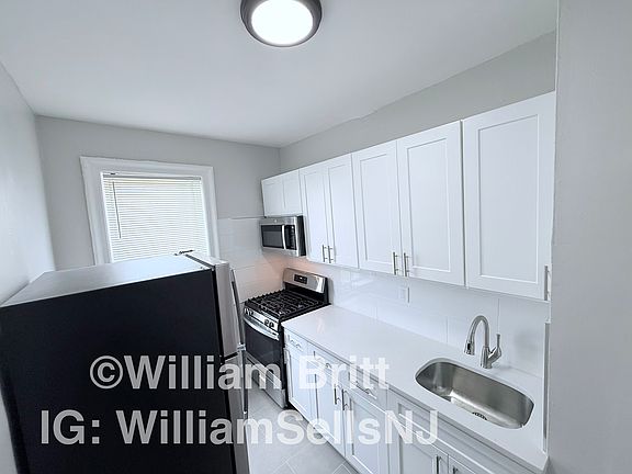 2nd image of 9 Bentley Ave APT 15