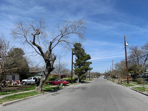 4th image of 327 Surrels Ave