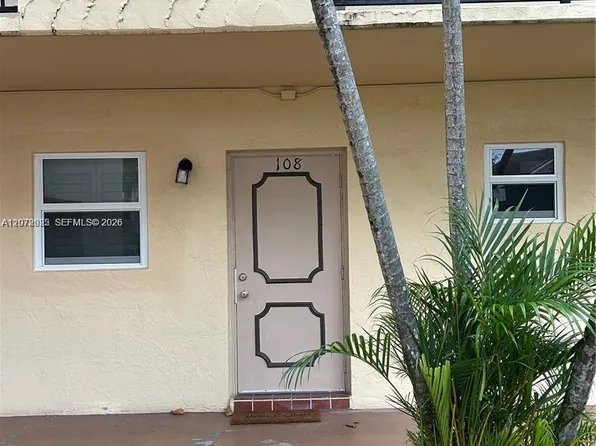 300 Berkley Rd APT 108, Hollywood, FL 33024