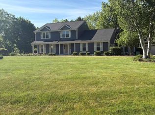 N60W29759 S Woodfield Rd, Hartland, WI 53029