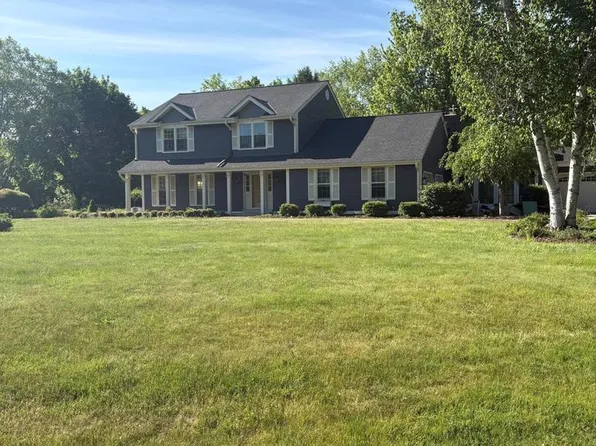 N60W29759 S Woodfield ROAD, Hartland, WI 53029