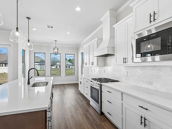 4th image of 302 Stewart Point