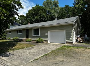 10 Lincoln Park Rd, Pequannock, NJ 07440