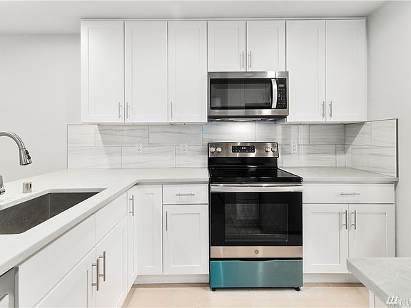 3rd image of 515 Newport Way NW APT B6