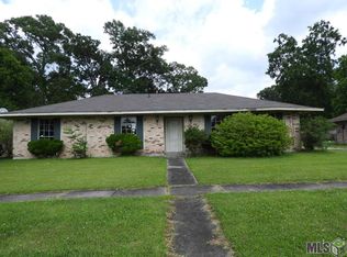 9132 Roundtree Dr, Baton Rouge, LA 70818