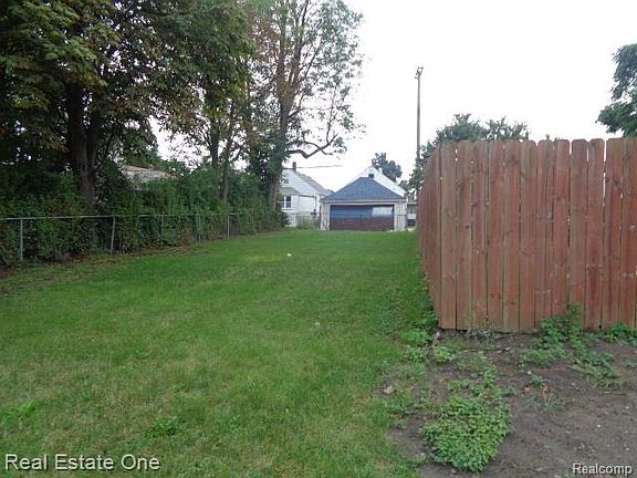 2nd image of 5142 Trowbridge St