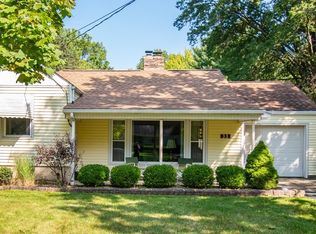 33 Sycamore Dr, New Middletown, OH 44442