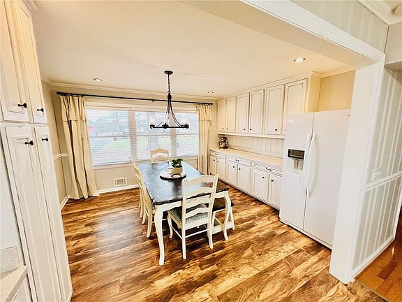 3rd image of 945 Jones Mill Rd