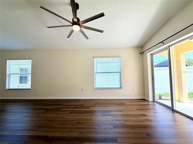 7838 Carriage Pointe Dr — Photo 19