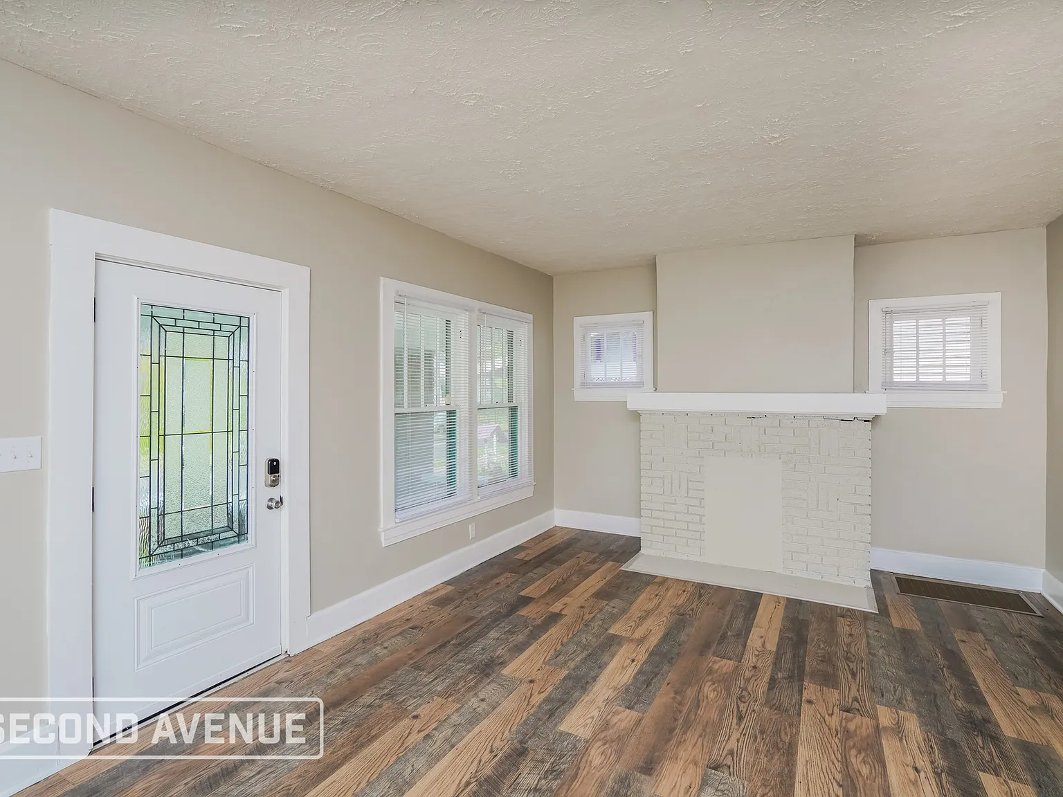 4 bed, 2.0 bath, 1795 sqft, $1,550 — Photo 3