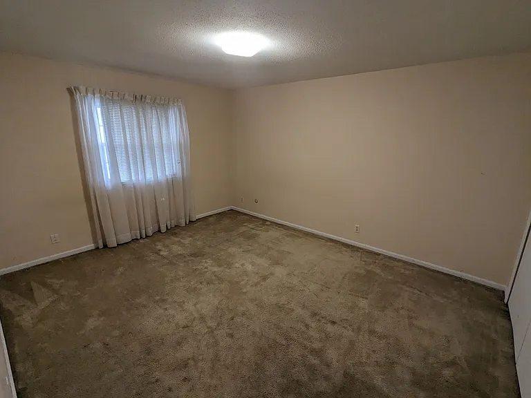 5526 Heatherdowns Blvd — Photo 11