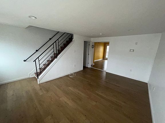 2nd image of 4655 Benson St