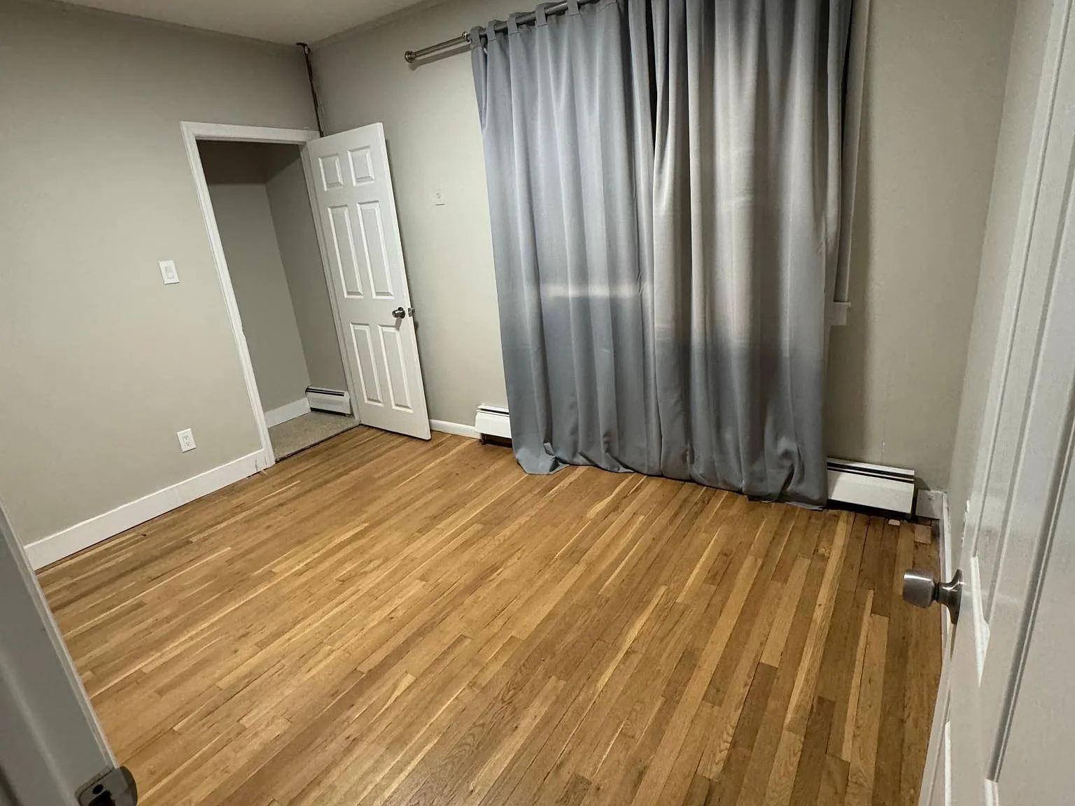 232 John St — Photo 2