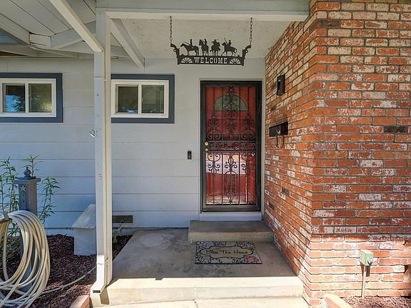 5th image of 2317 W La Loma Dr