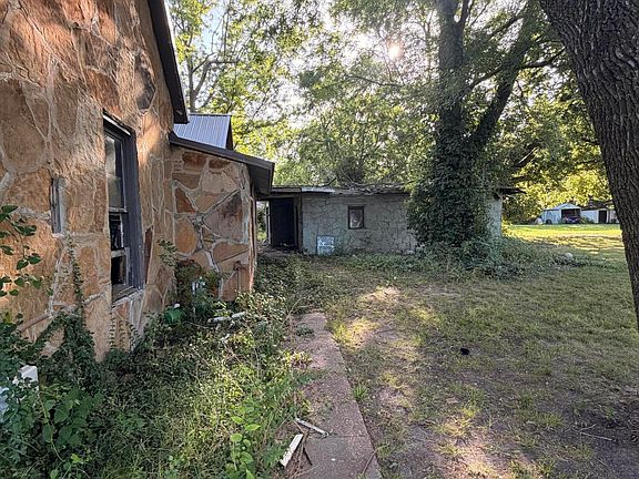 5th image of 302 S Perry St