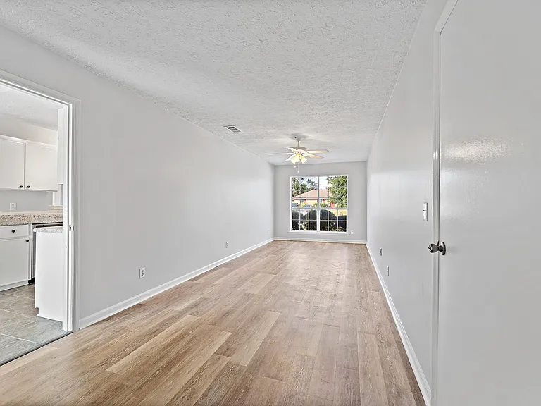104 Forestay Ct — Photo 15