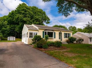 9 Kelly St, Pawcatuck, CT 06379