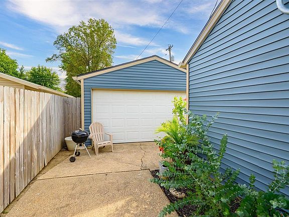 5th image of 3308 Ridgewood St