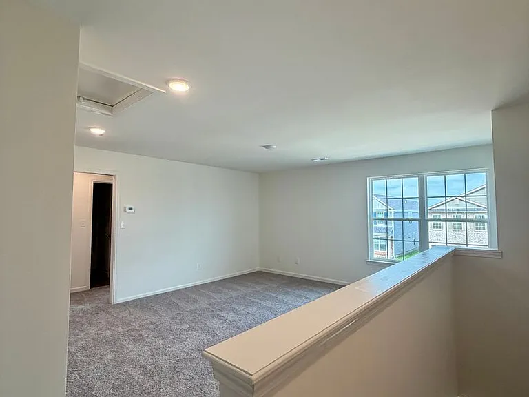 836 Halford Pl — Photo 10