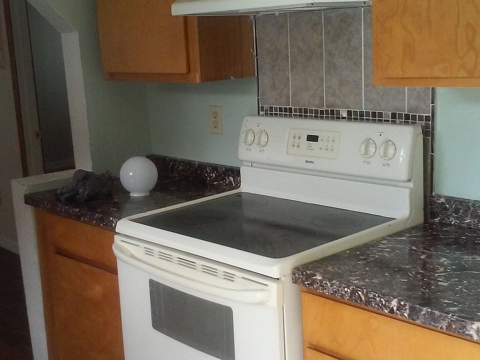 2nd image of 228 E 11th St