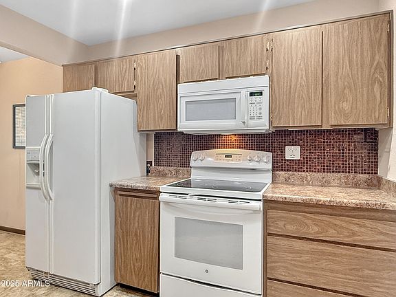 3rd image of 10906 W THUNDERBIRD Boulevard