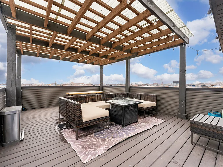 2437 W Jackson Blvd — Photo 26
