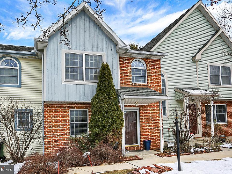 1st image of 1947 Deer Path Rd