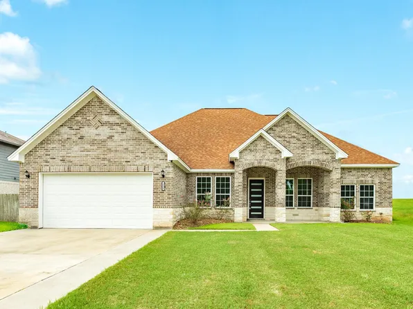 2040 Twin Lakes Blvd, West Columbia, TX 77486