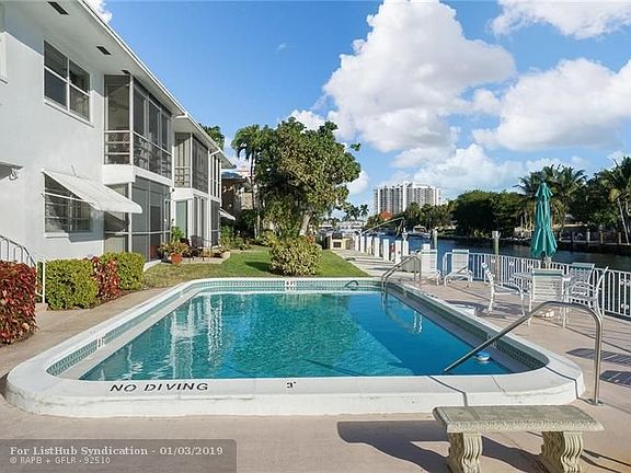 2nd image of 2820 NE 30th St APT 10