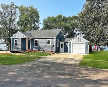 215 W 3rd St, Graceville, MN, 56240