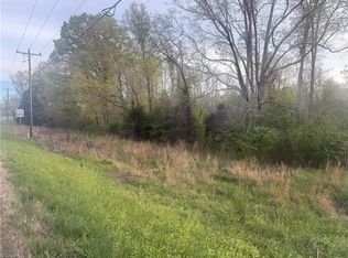 2413 Price Rd, Eden, NC 27288
