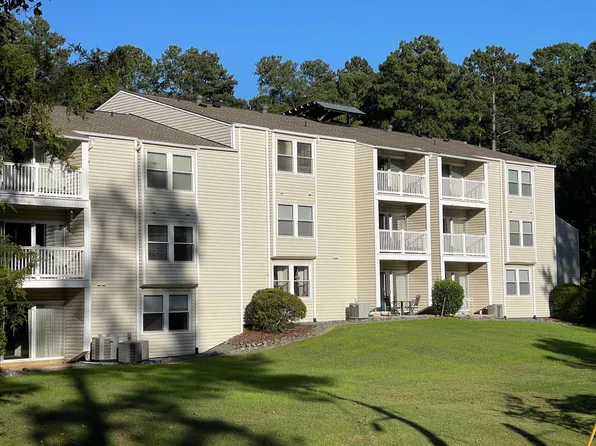 26 Holland Dr, Chapel Hill, NC 27514