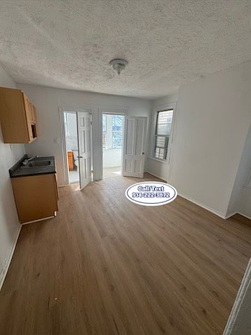 1st image of 165 Linden St #3E