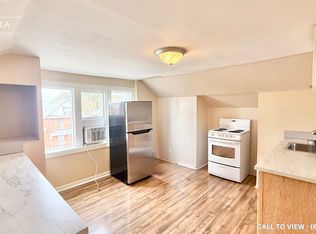 215 Athol St E #2, Oshawa, ON L1H1K4