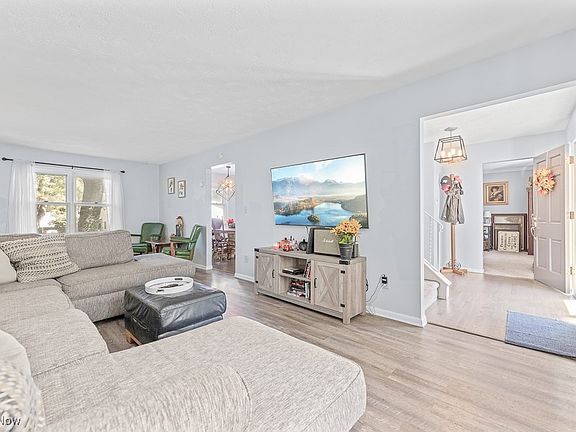 4th image of 490 McEntee Dr
