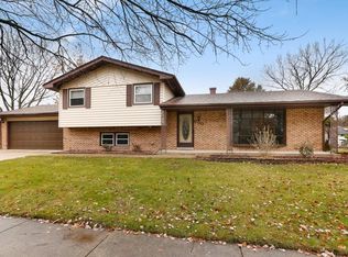 500 Edgebrook Dr, Shorewood, IL