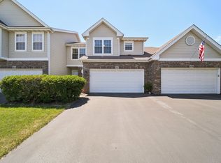 956 Willow St, Itasca, IL 60143