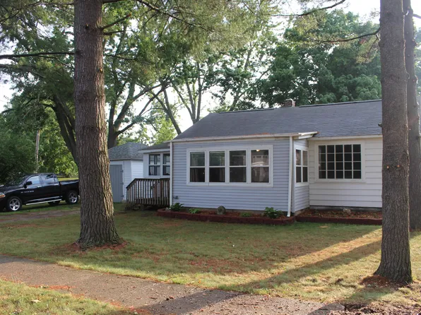 403 Wright St, Jonesville, MI 49250