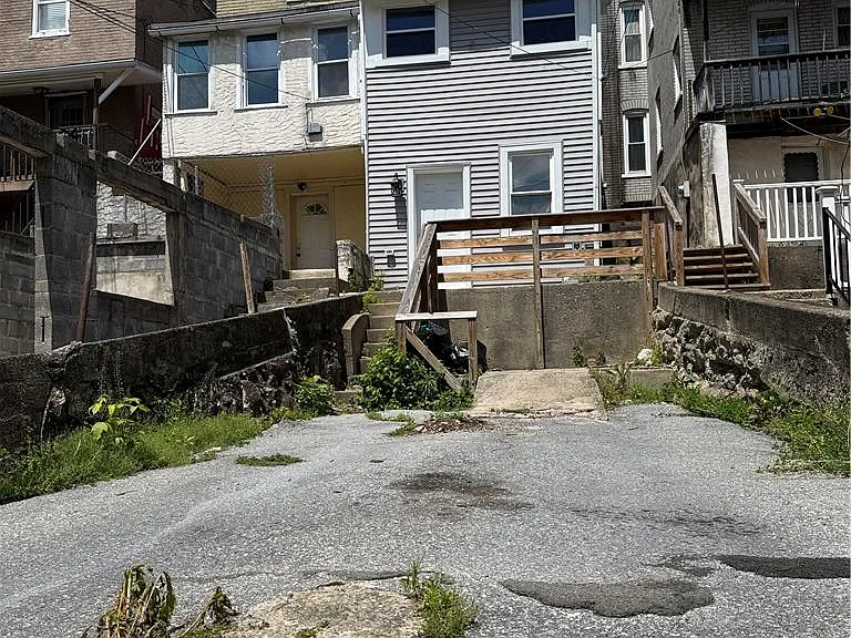 452 Hanover Ave — Photo 20