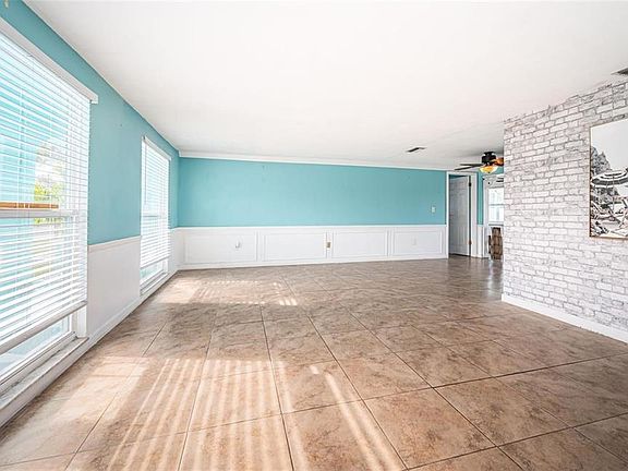 3rd image of 3627 Grayton Dr