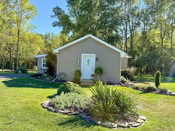 2547 Hasen Dr, Lambertville, MI 48144