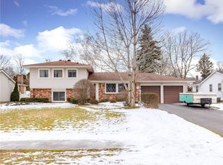 55 Yarkerdale Dr, Rochester, NY 14615