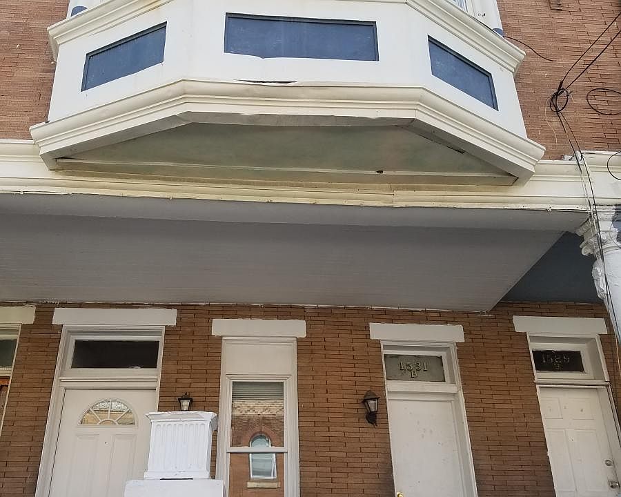 Shared porch with separate entrances