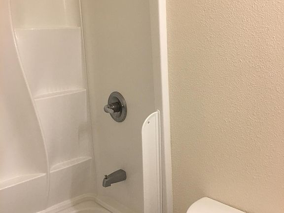 2nd image of 746 Illinois Ave APT 4