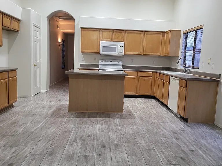 4128 W Menadota Dr — Photo 10