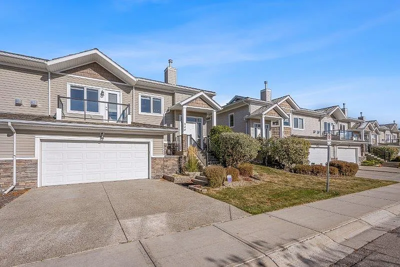 544 Rocky Vista Gdns NW
